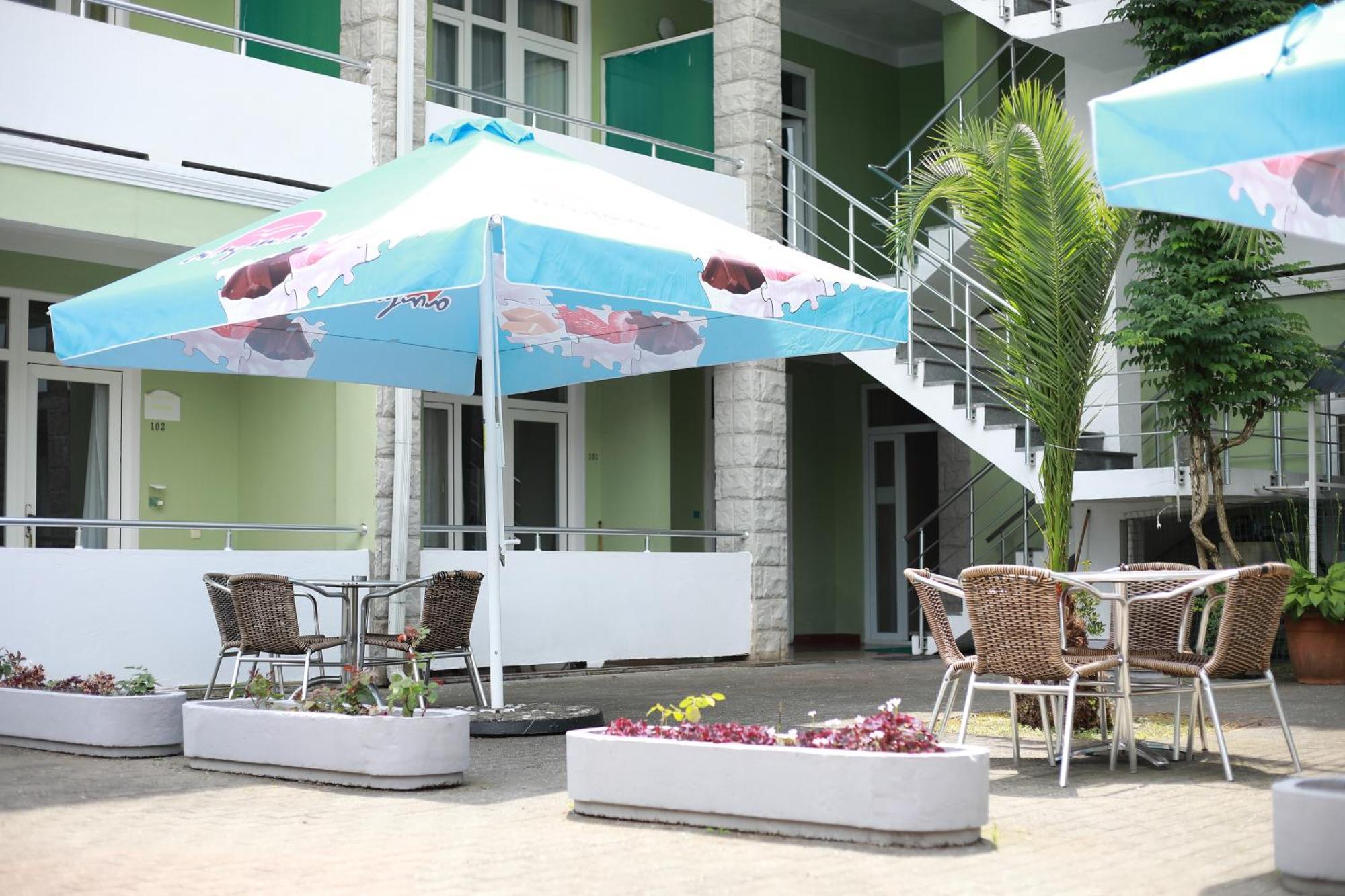 Green House Hotel Kobuleti ภายนอก รูปภาพ