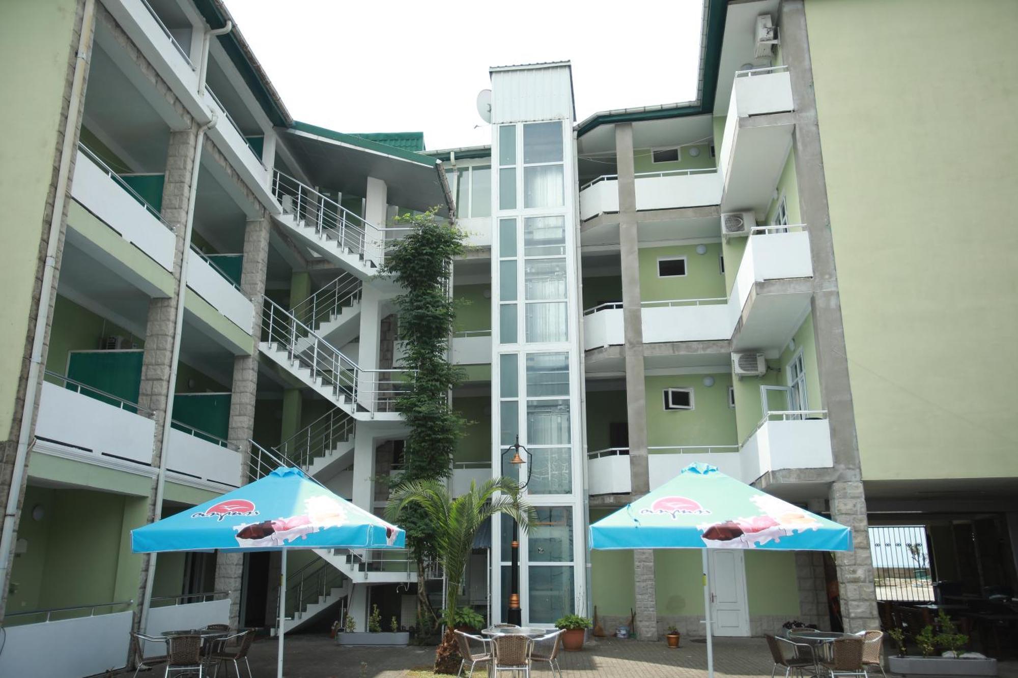 Green House Hotel Kobuleti ภายนอก รูปภาพ