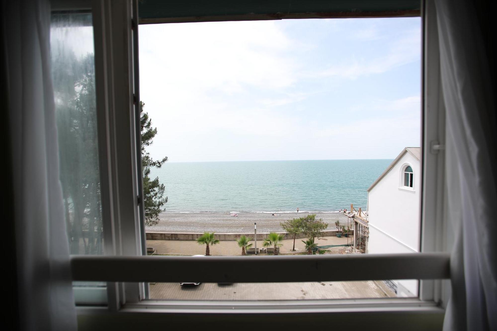Green House Hotel Kobuleti ภายนอก รูปภาพ