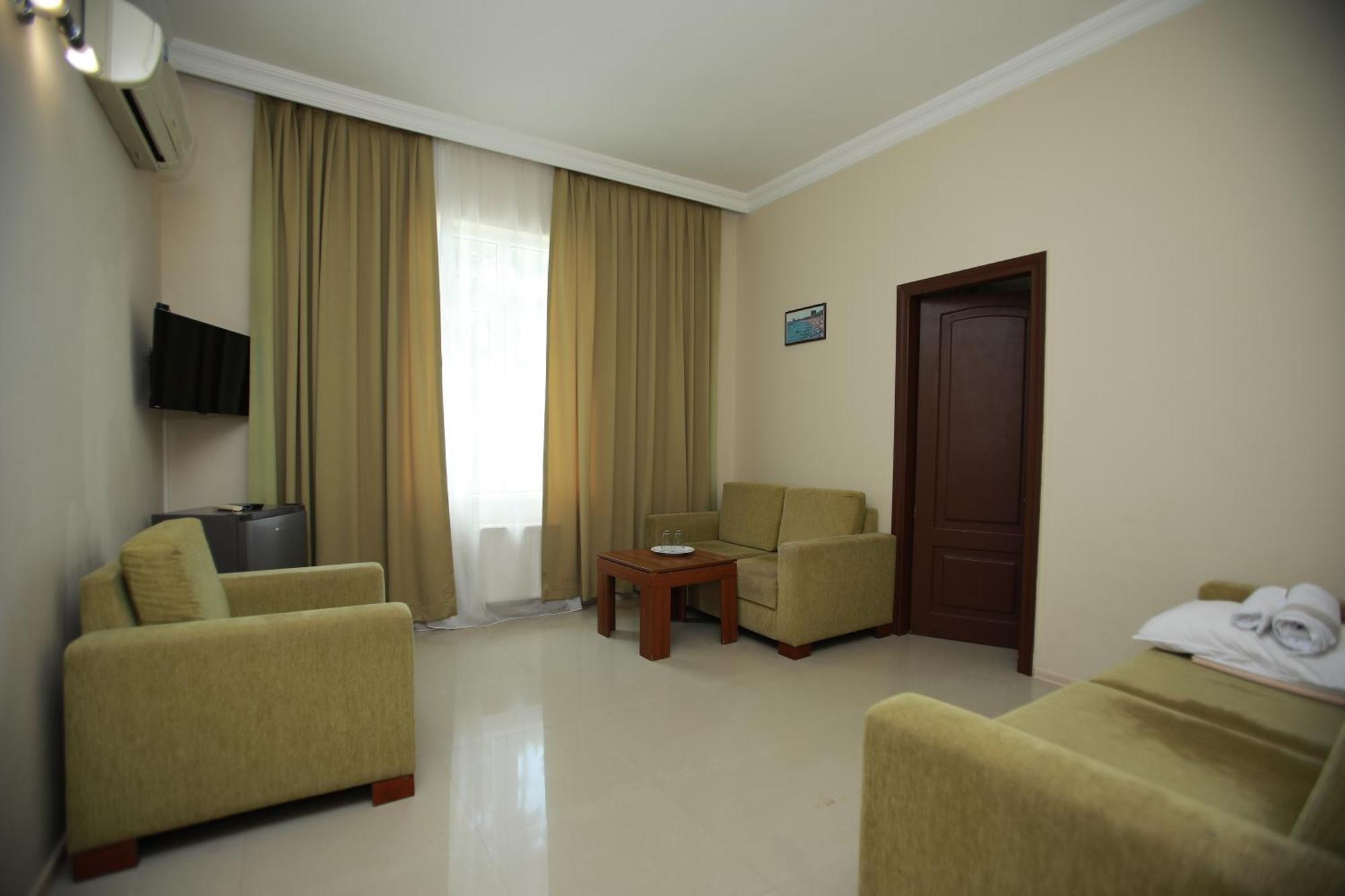 Green House Hotel Kobuleti ภายนอก รูปภาพ