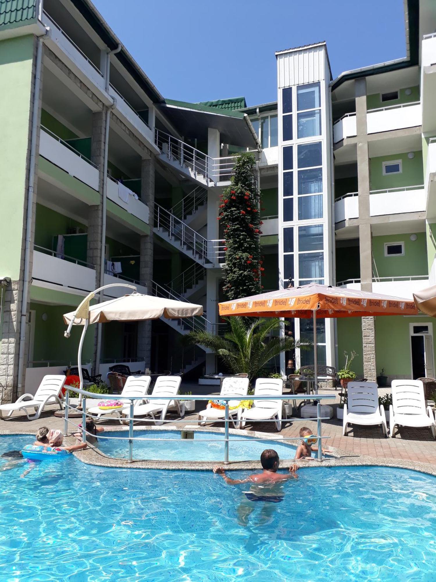 Green House Hotel Kobuleti ภายนอก รูปภาพ